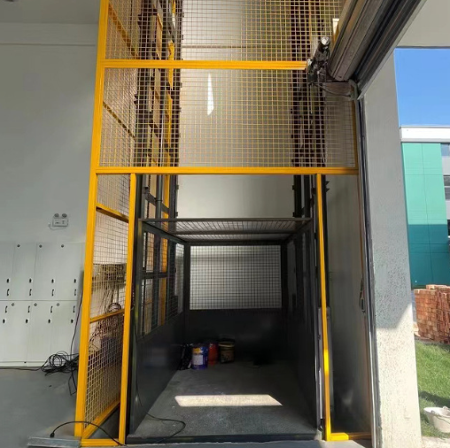 泰州导轨式升降机助力物流园破解运输难题